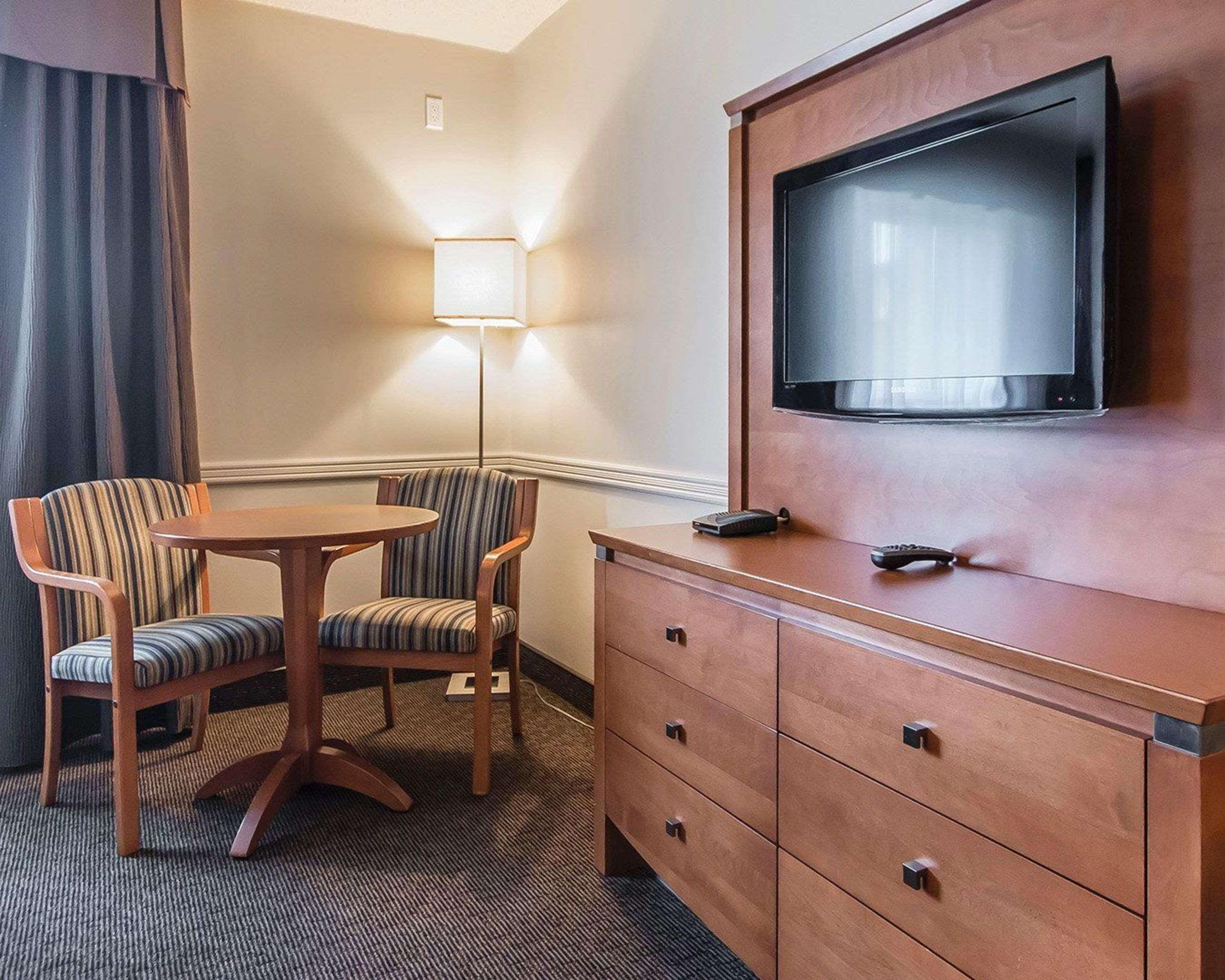 Quality Inn Rouyn-Noranda Esterno foto