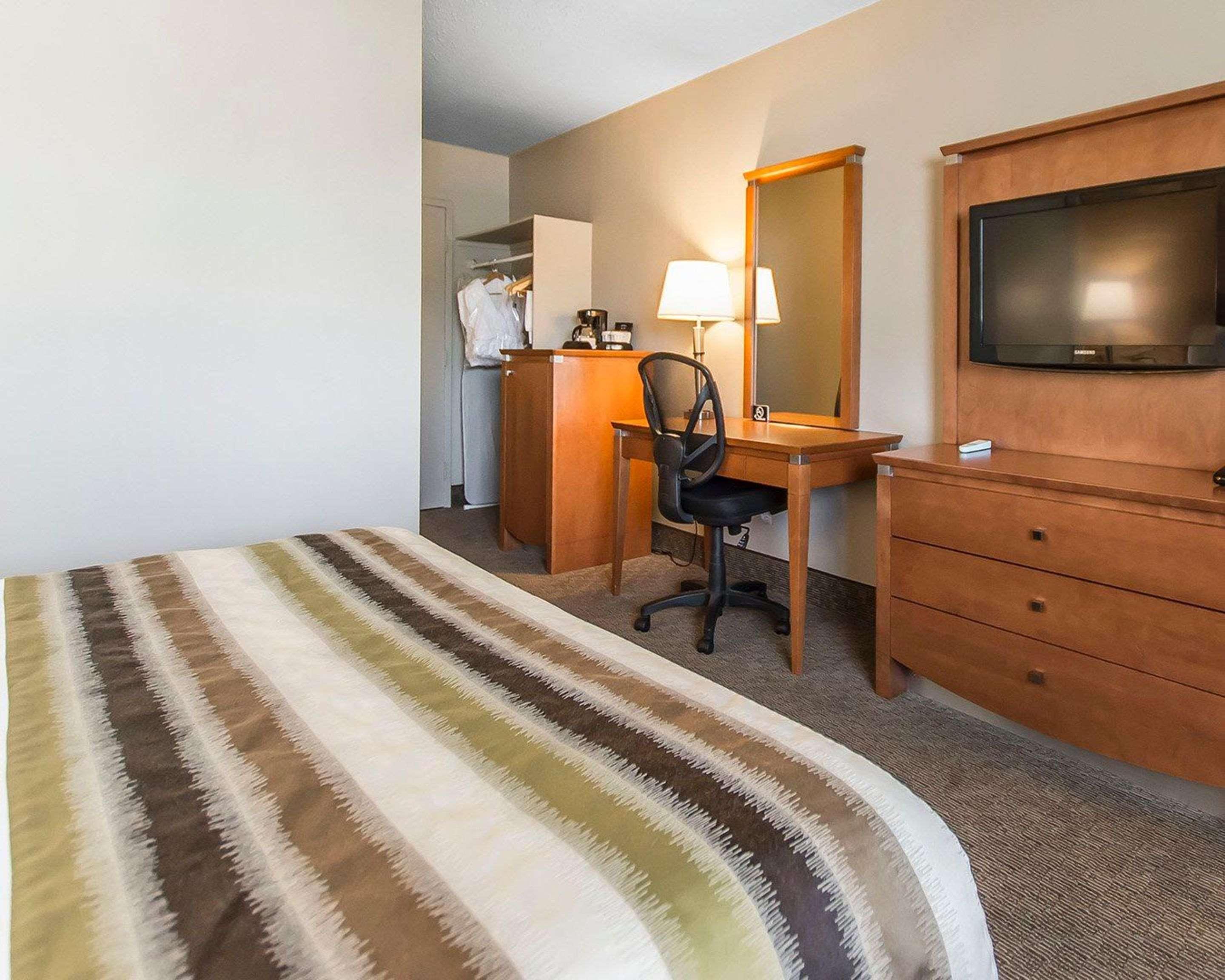 Quality Inn Rouyn-Noranda Esterno foto